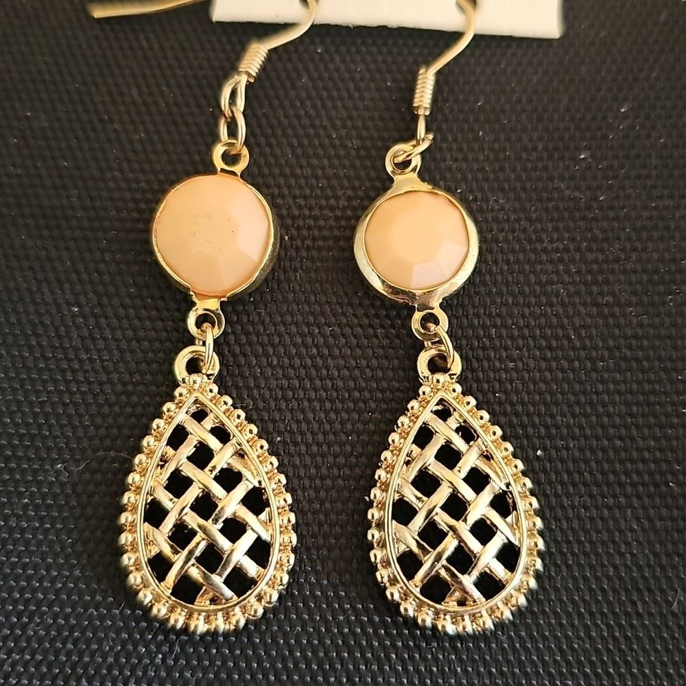 Gold Tone Teardrop Dangle Earrings Peach Stone Boho NWT